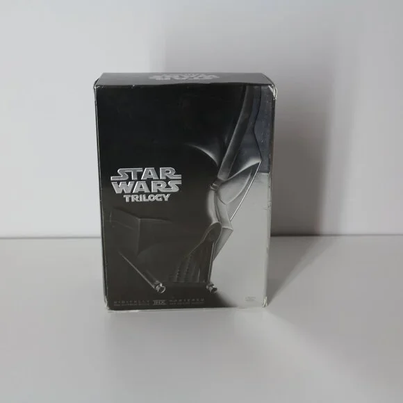 Star Wars Trilogy DVD Set with bonus material - Picture 6 of 8